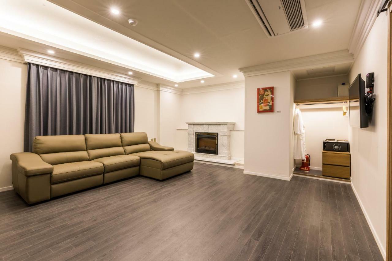 Casaloma Hotel Seogwipo Zewnętrze zdjęcie
